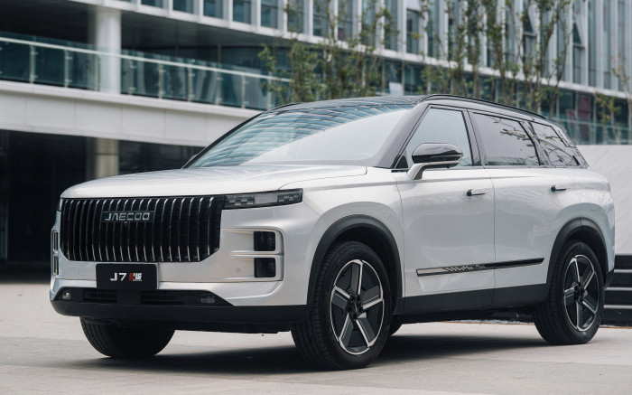 Der Jaecoo J7 erinnert an Land Rover-Modelle. Chery ist in China Auftragsfertiger für die britische Marke. (Bild: Chery)